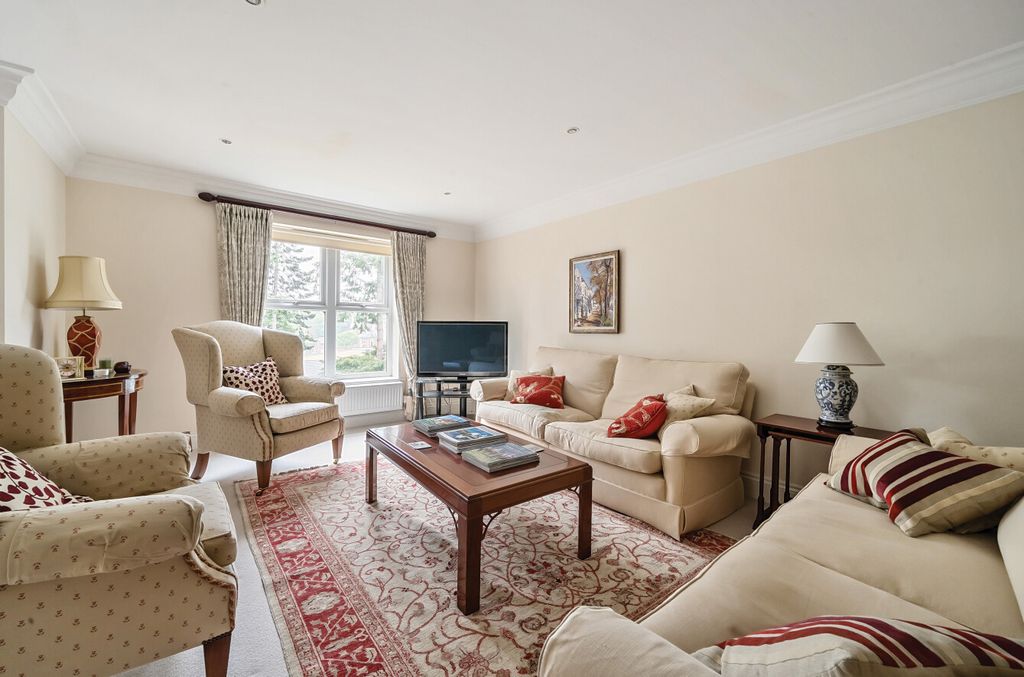 Property photo 2 of 19 1299480-12-68357F...