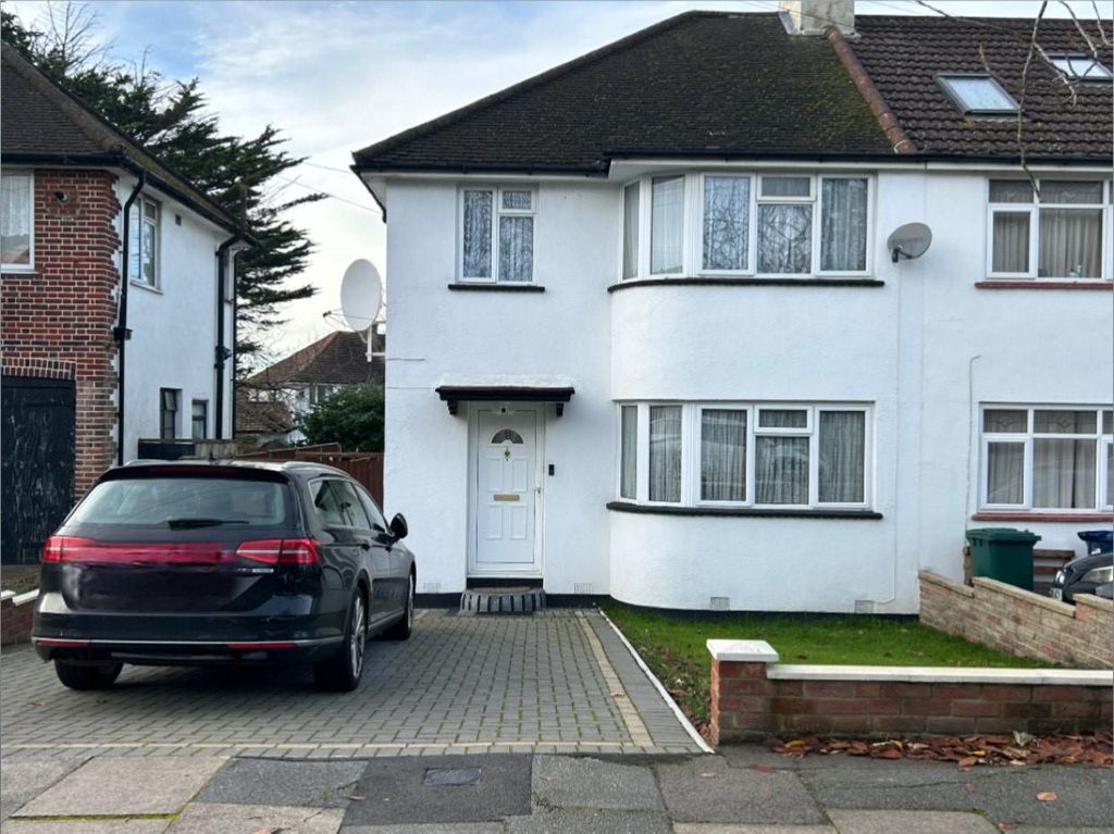 Property photo 1 of 11 Car Fernside.Jpg