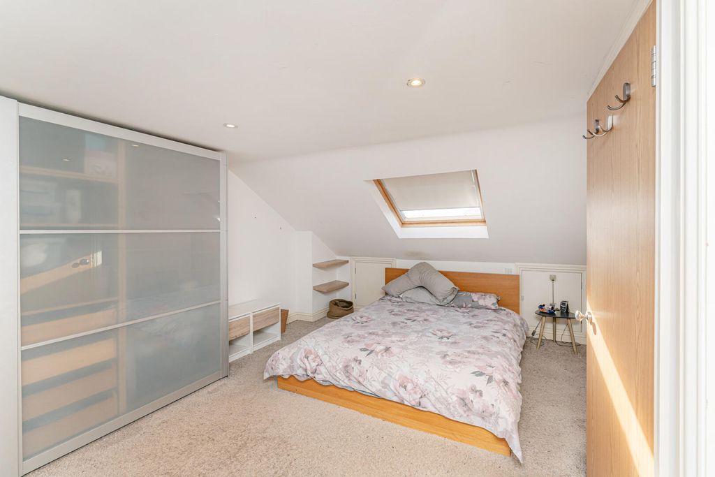 Property photo 3 of 29 Bedroom