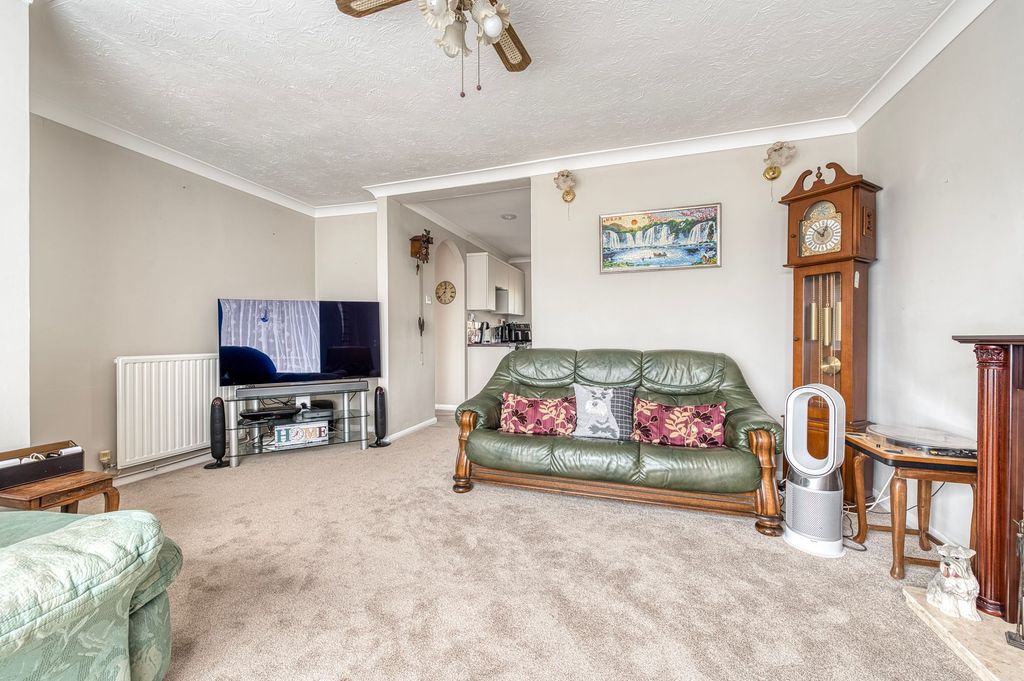 Property photo 3 of 16