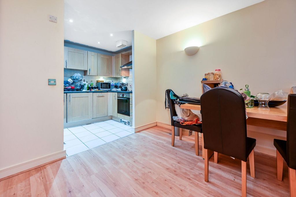 Property photo 1 of 5