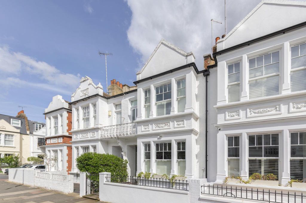 Property photo 1 of 16 Image