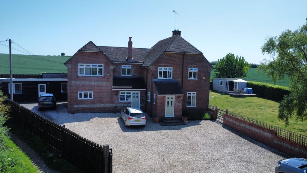 Property photo 2 of 28 Ashtree Front 2