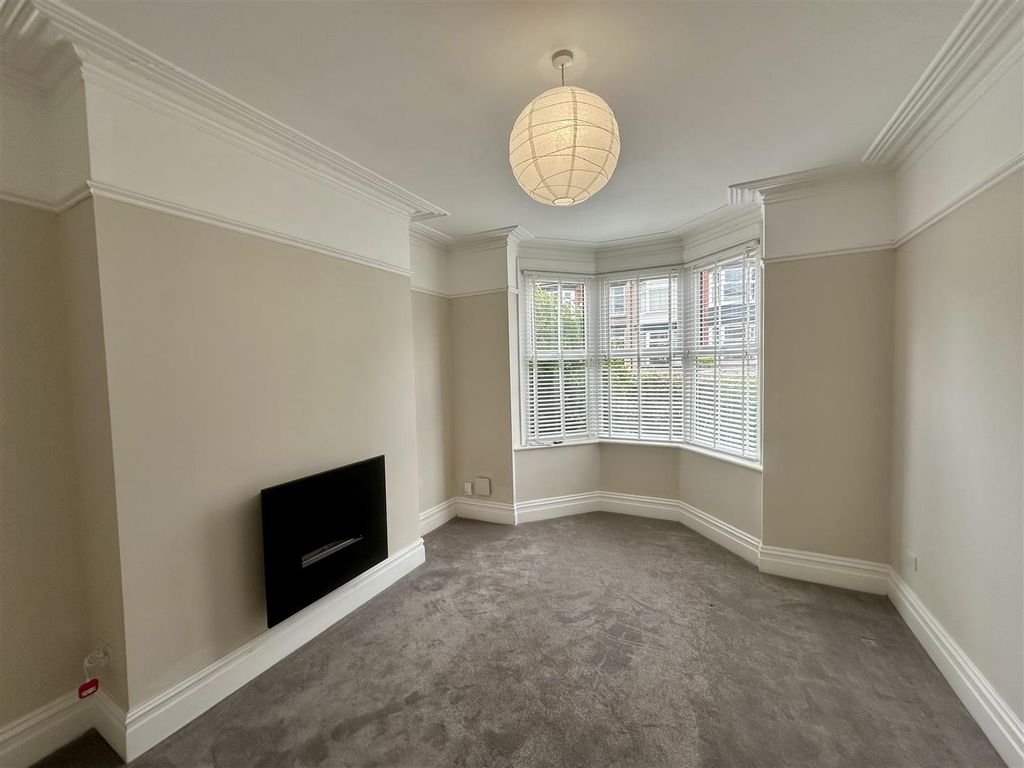 Property photo 2 of 9 Living Room