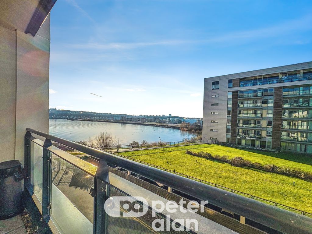 Property photo 2 of 17 Balcony