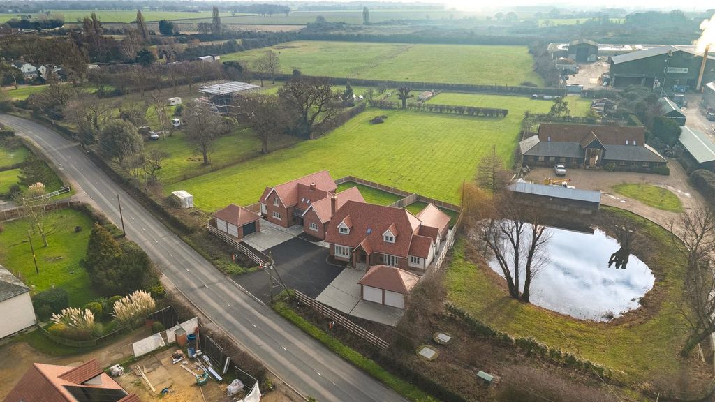 Property photo 2 of 25