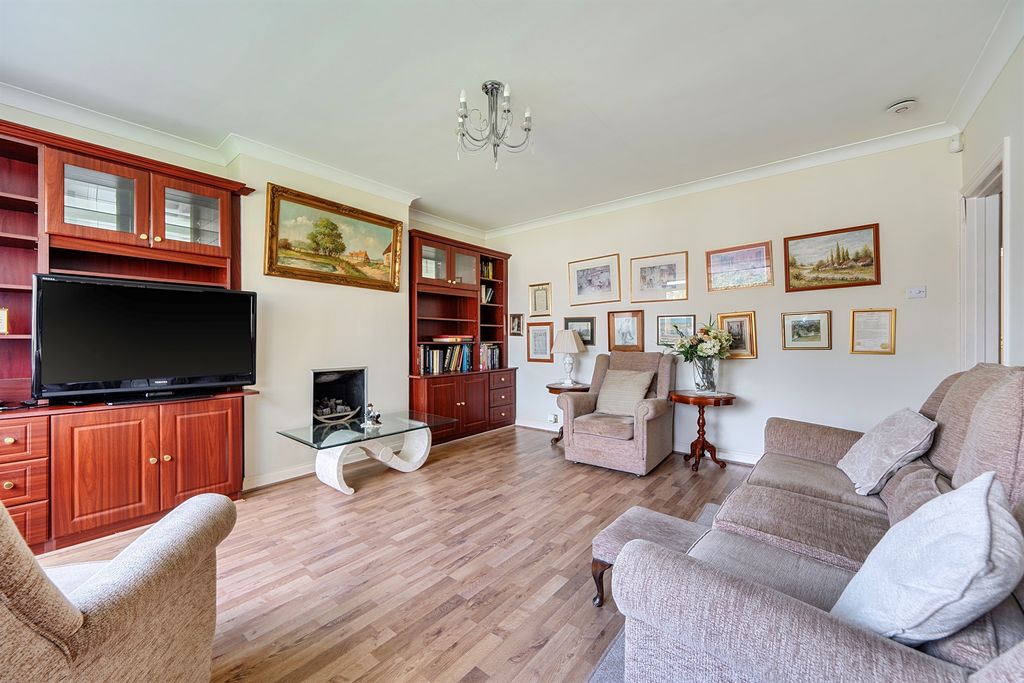 Property photo 3 of 11