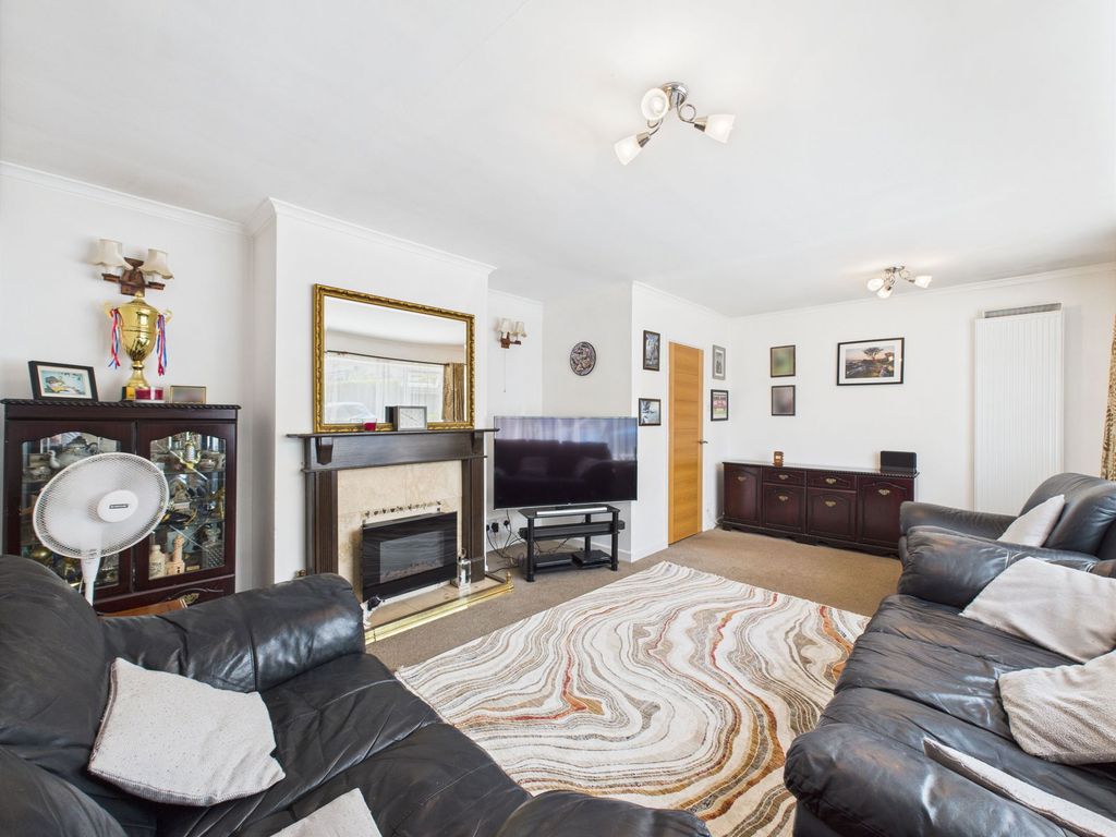 Property photo 2 of 21
