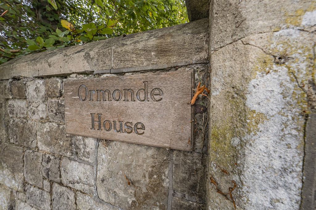 Property photo 2 of 13 Photo Sep 26 2025, 9 48 06 Am.Jpg