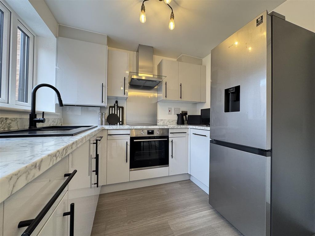 Property photo 3 of 40