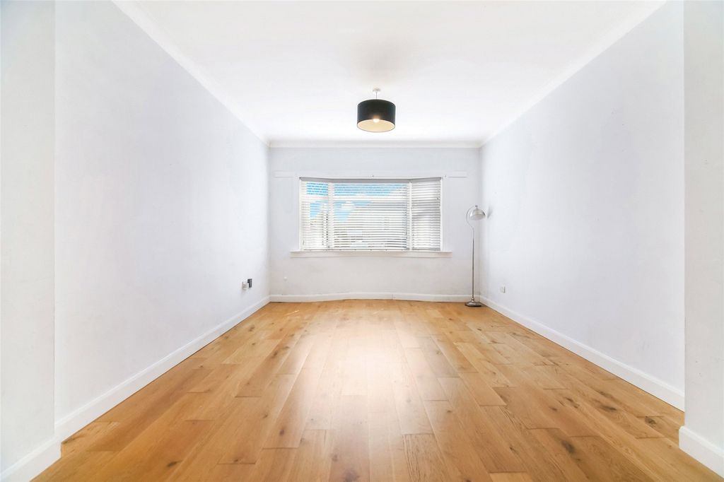 Property photo 3 of 17 Picture No. 05