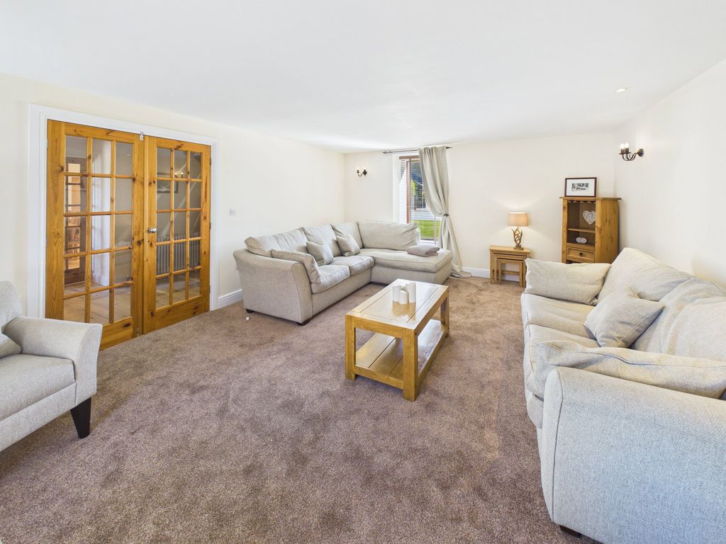 Property photo 2 of 25