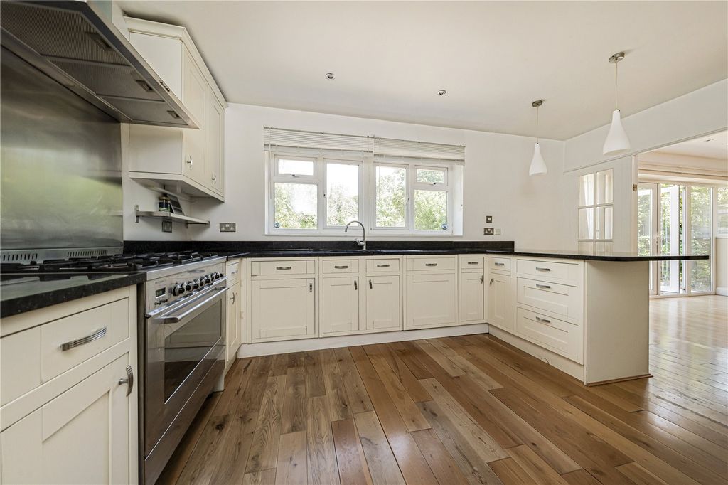 Property photo 3 of 17 Picture No. 37