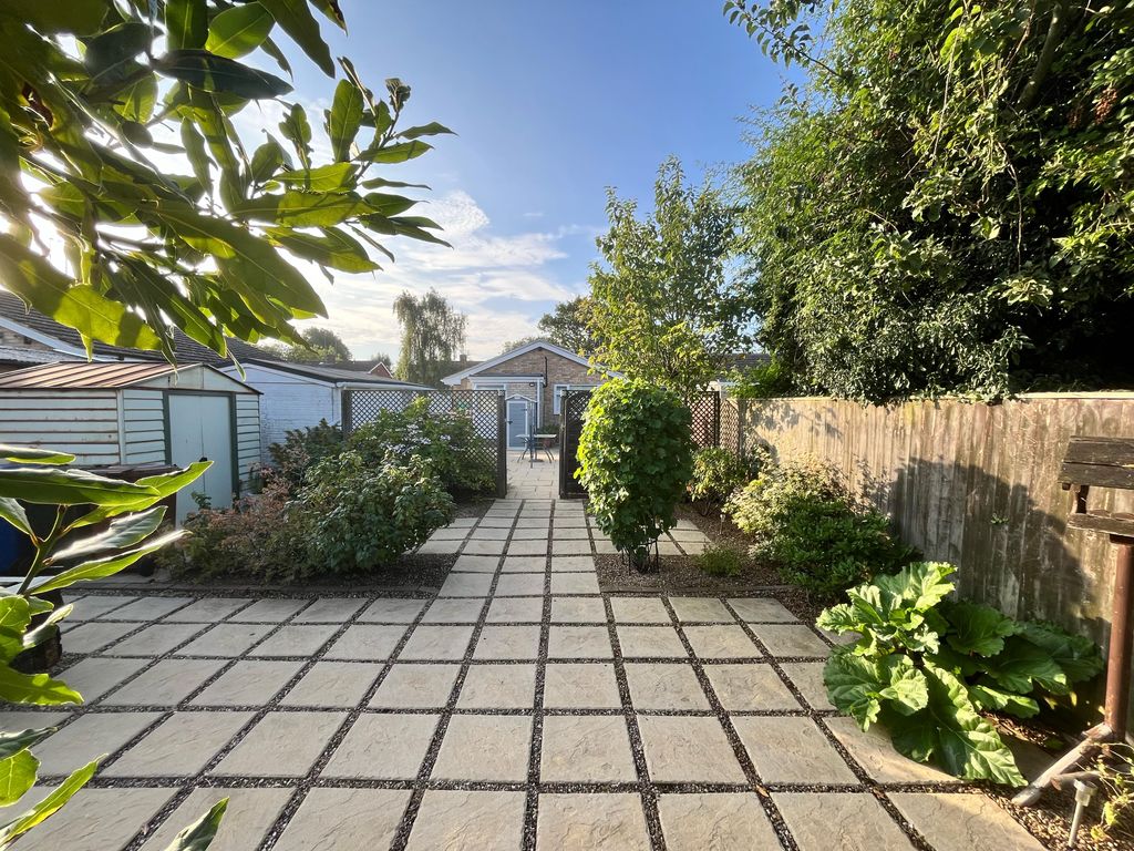 Property photo 2 of 21