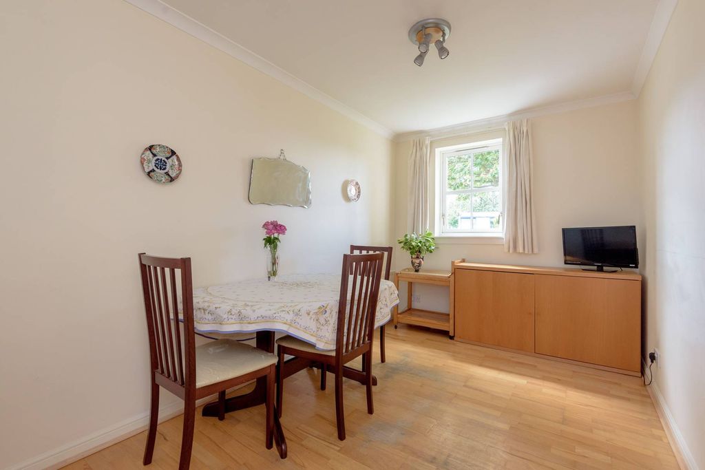 Additional image 10 of 3 bed flat for sale23 Royal Apartments, 1 Station Road, North Berwick EH39