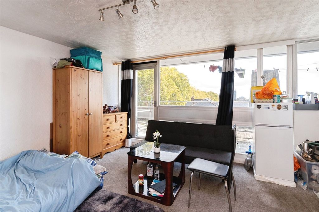 Property photo 3 of 11 Picture No. 06