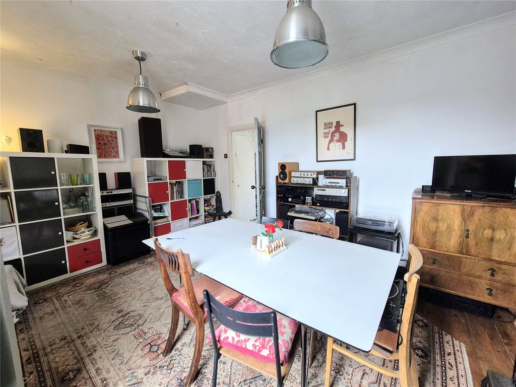 Property photo 3 of 14 Picture No. 06