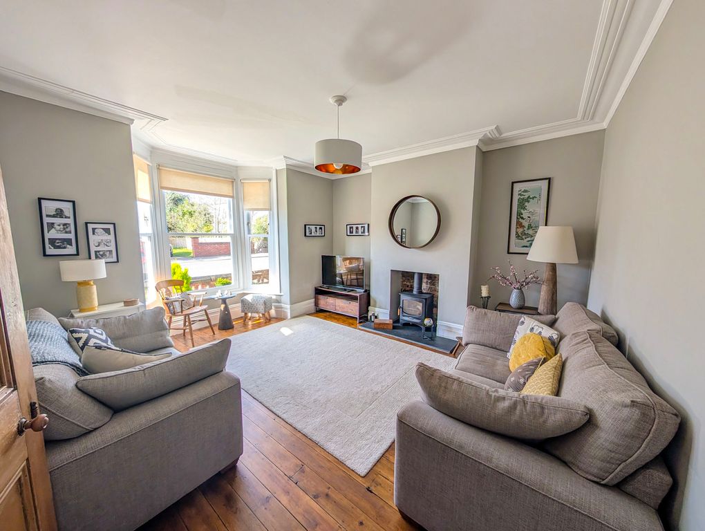 Property photo 3 of 28