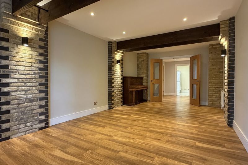 Property photo 1 of 14 Photo 17