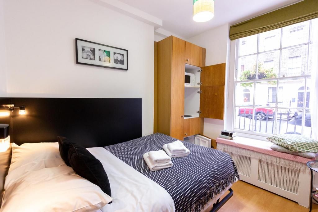 Property photo 1 of 8 Studio To Rent