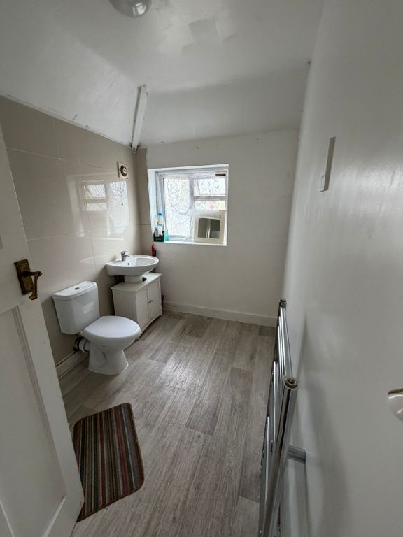 Property photo 3 of 7 Gallery