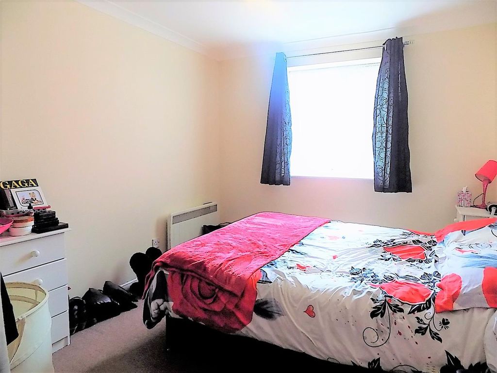 Property photo 3 of 5