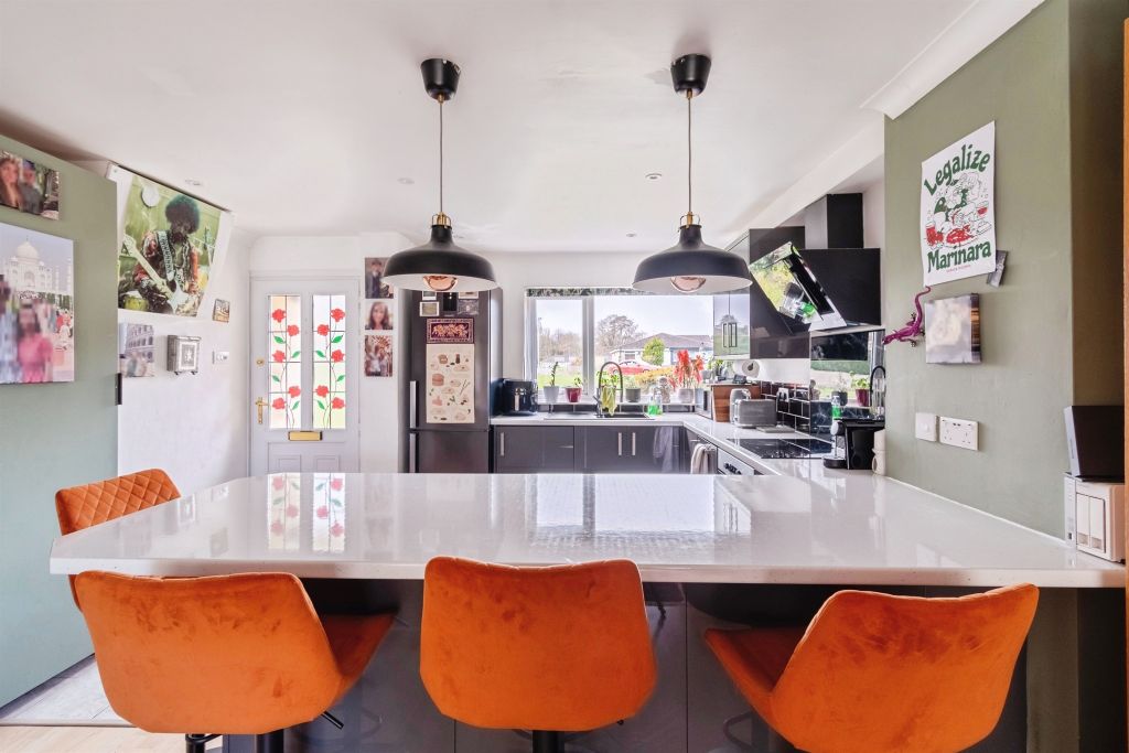 Property photo 3 of 18