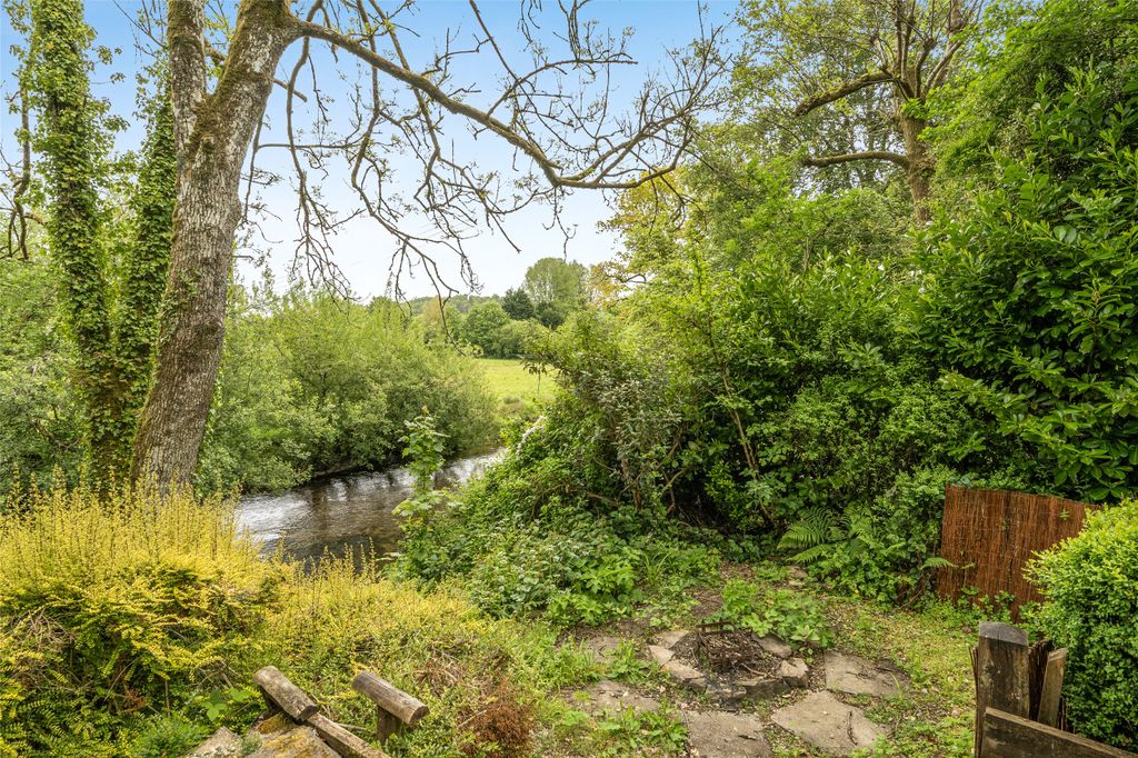 Property photo 2 of 32 Picture No. 52