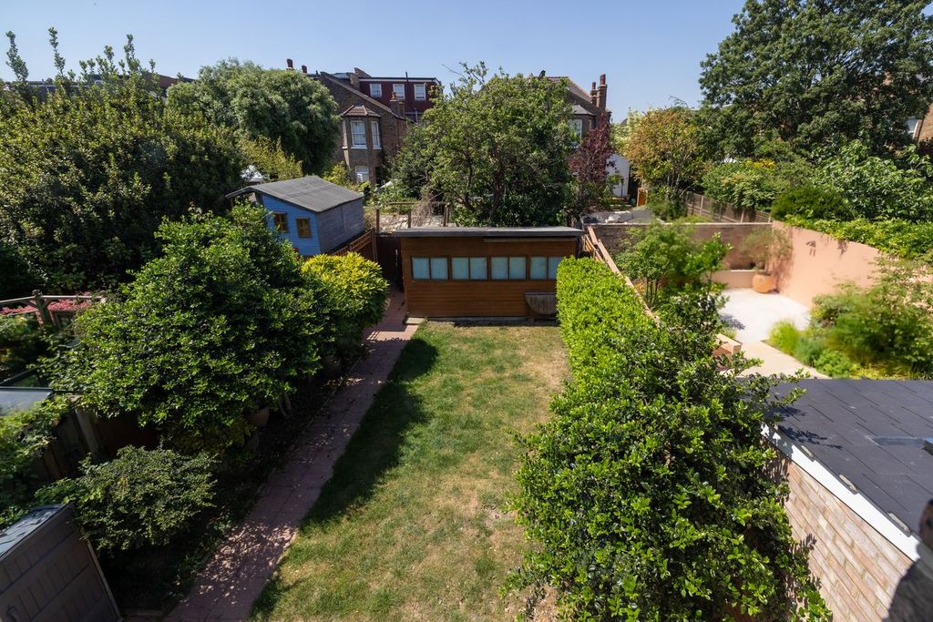 Property photo 3 of 8