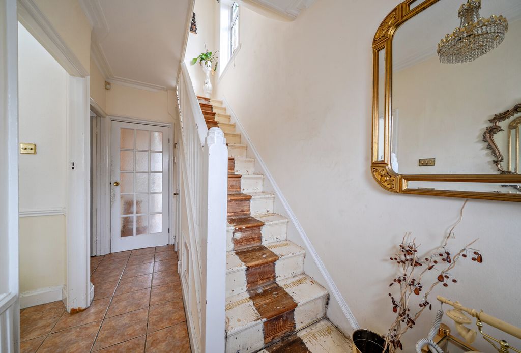 Property photo 3 of 11 1401261-11-6970A9...