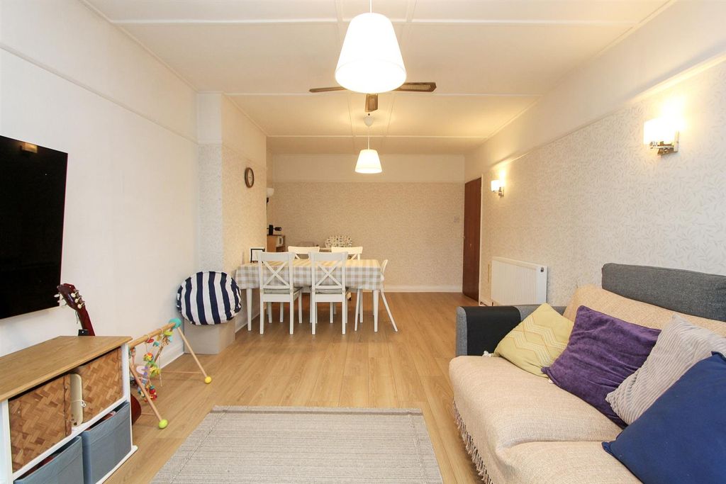 Property photo 3 of 22 Img_0210.Jpg