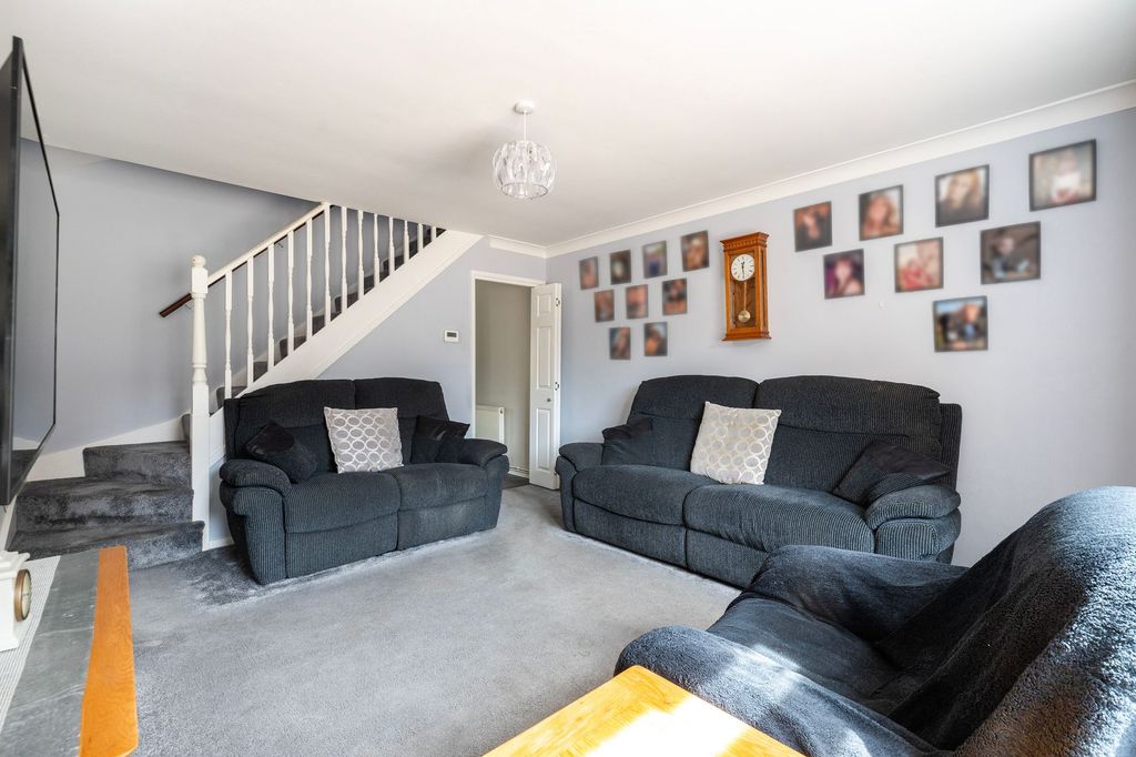 Property photo 3 of 17