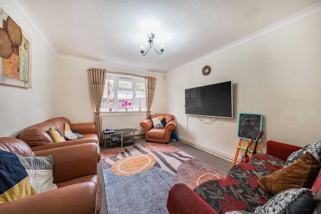 Property photo 2 of 16