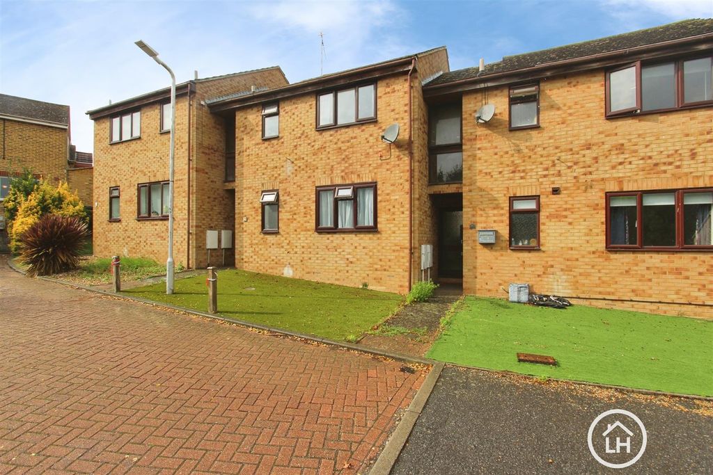 Property photo 1 of 10 External