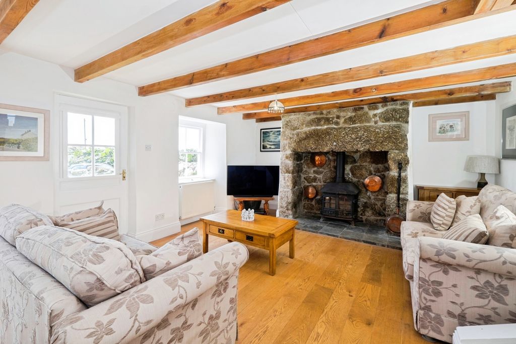 Property photo 2 of 15 Pbox-Img.Jpg