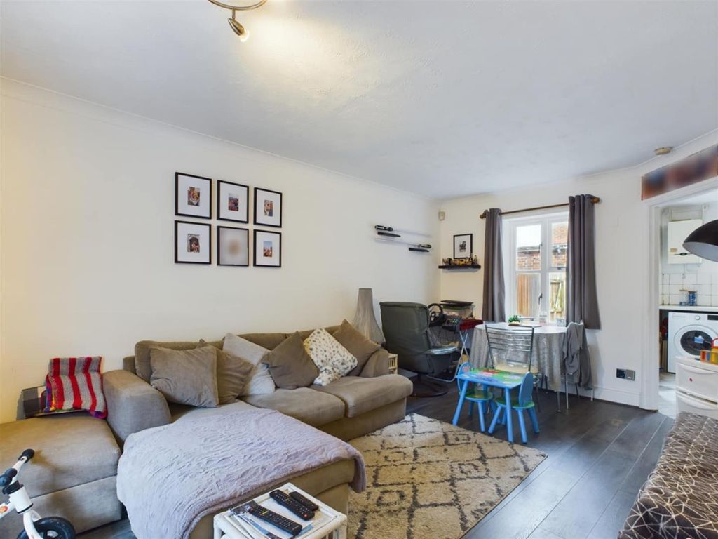 Property photo 2 of 13 Living/Dining Room