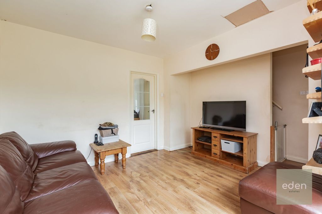 Property photo 3 of 18