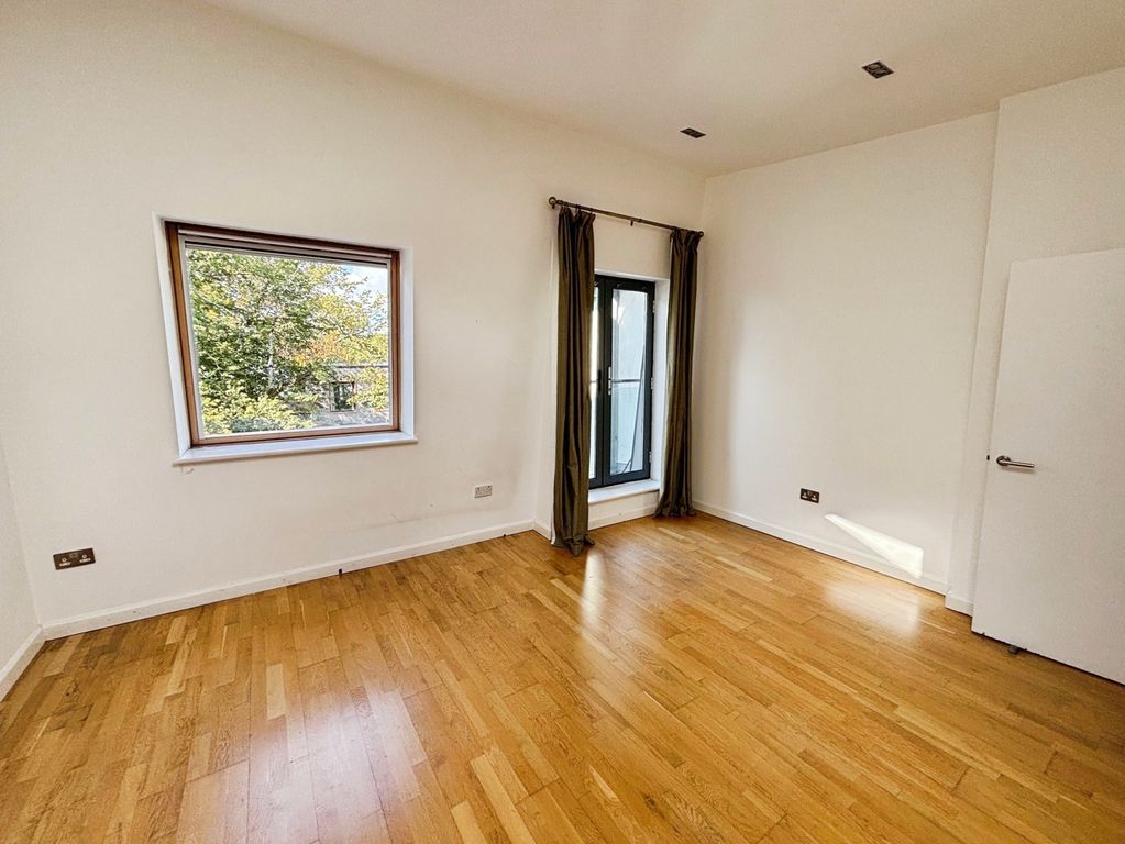 Property photo 2 of 12 Pbox-Img.Jpg