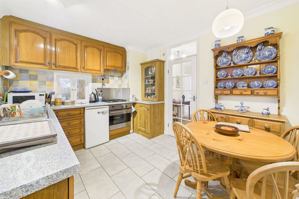 Property photo 3 of 22