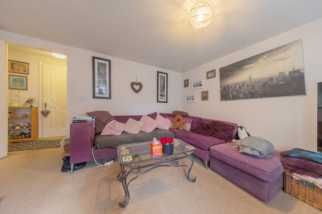 Property photo 3 of 14