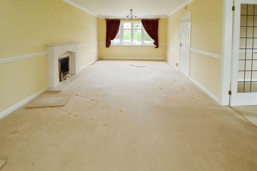 Property photo 3 of 24