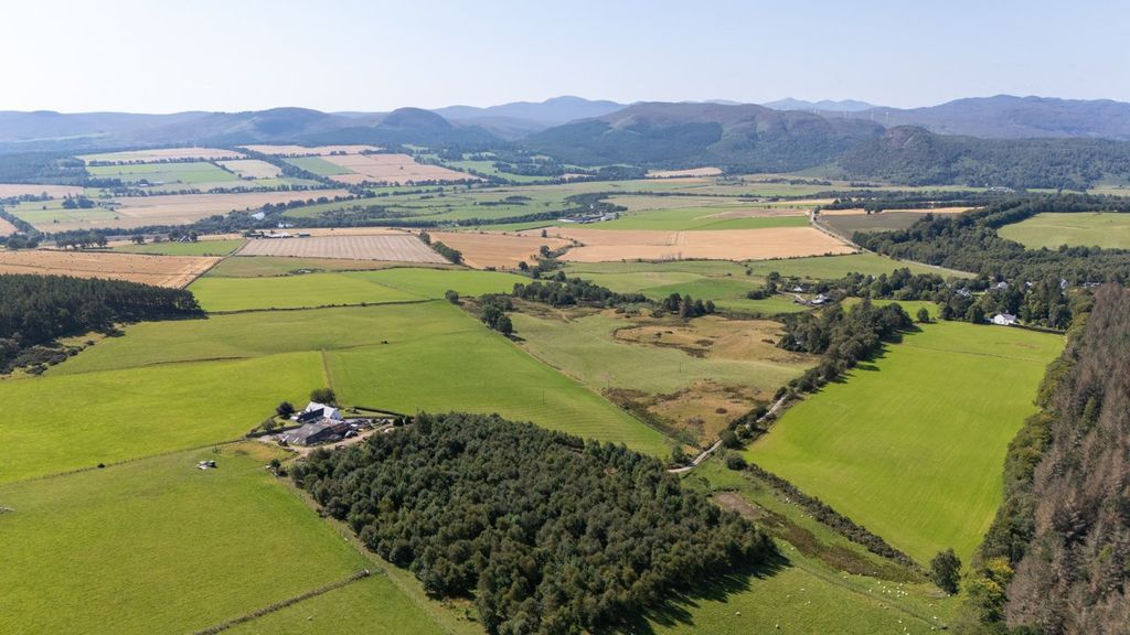 Property photo 2 of 21 Wester Moy