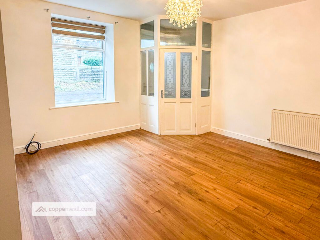 Property photo 2 of 25