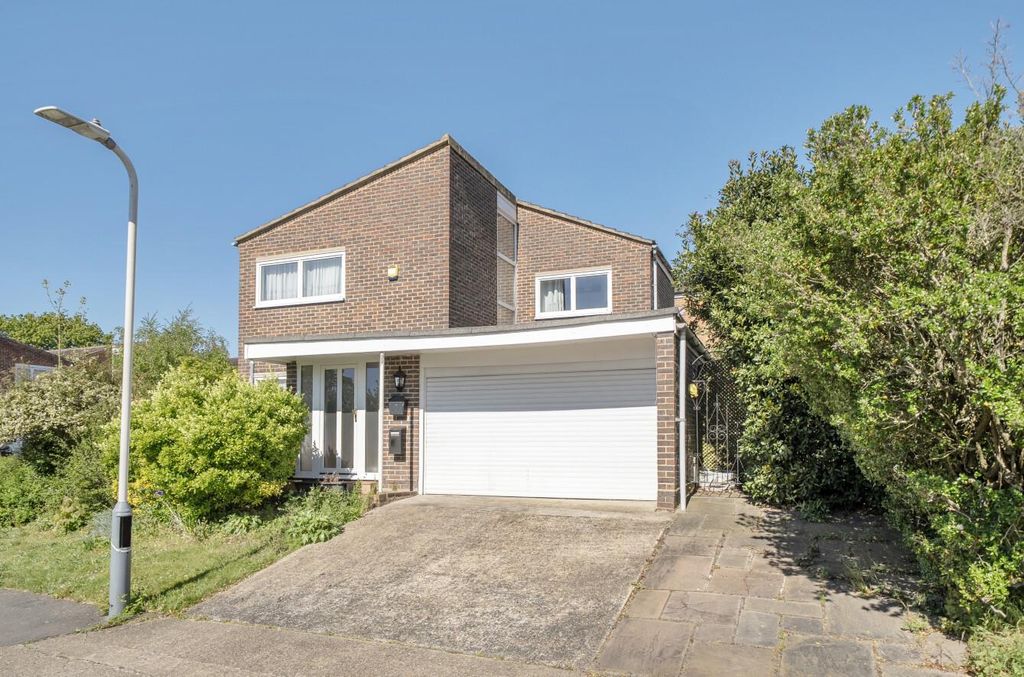 Property photo 1 of 16 Front