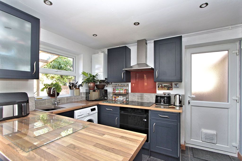 Property photo 3 of 19