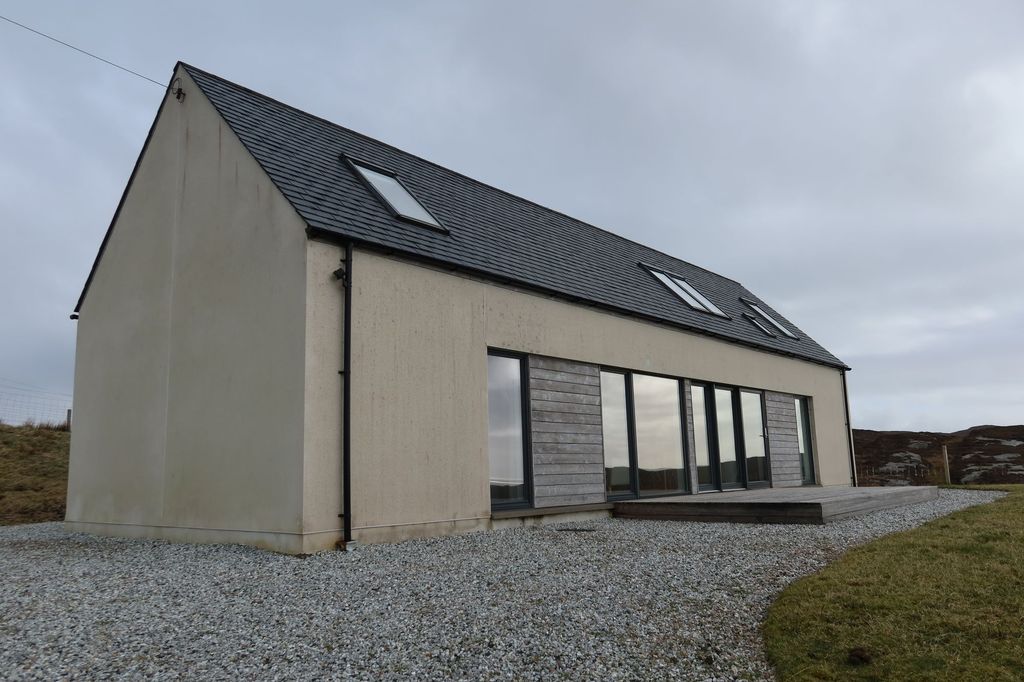 Property photo 1 of 61