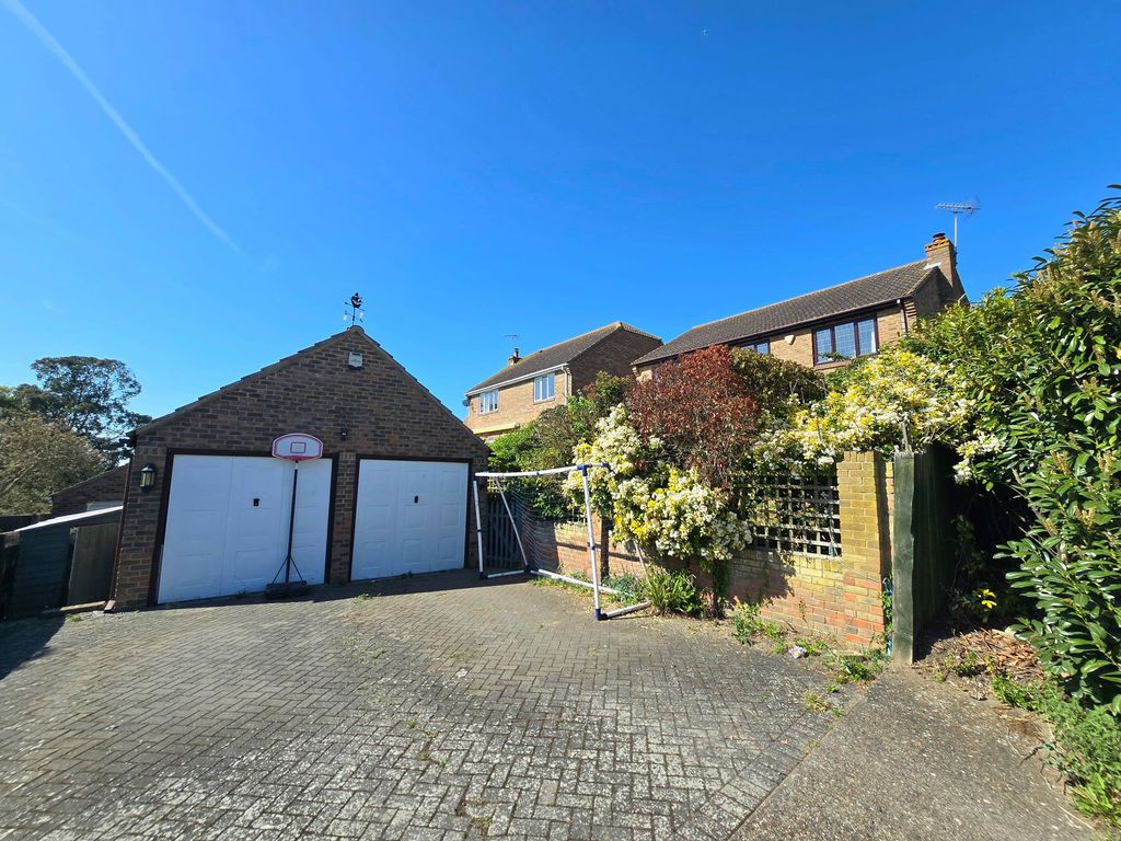 Property photo 1 of 52