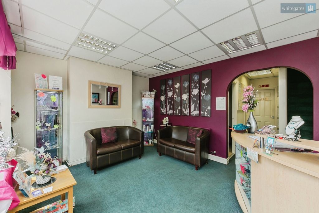 Property photo 3 of 14 Pbox-Img.Jpg