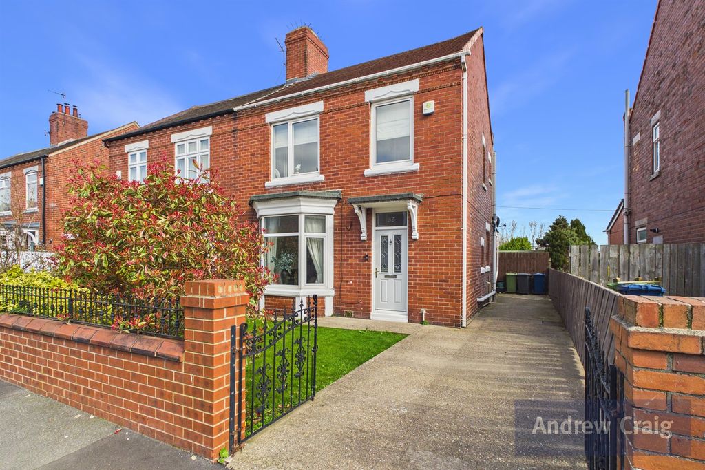 Property photo 1 of 19 (Main)