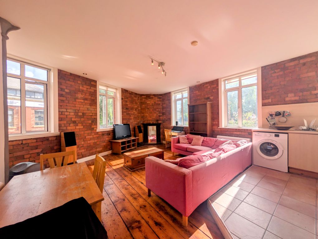Property photo 2 of 10